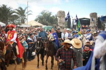 No Sertão, Governadora Raquel Lyra participa da Cavalgada à Pedra do Reino